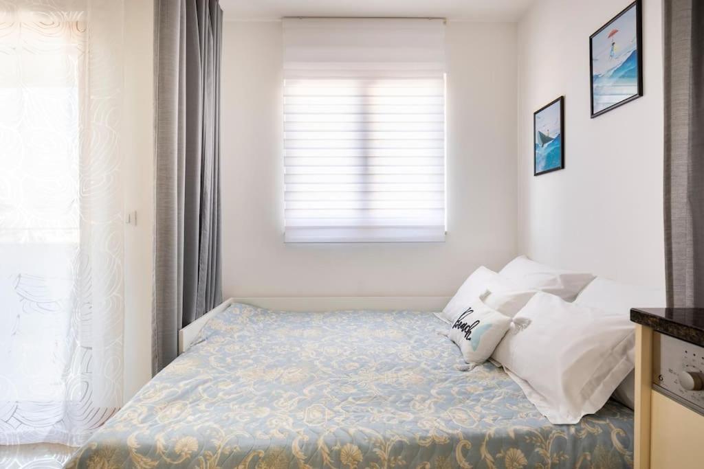 Seaesta Apartment Pool And Beach 슬라티네 외부 사진
