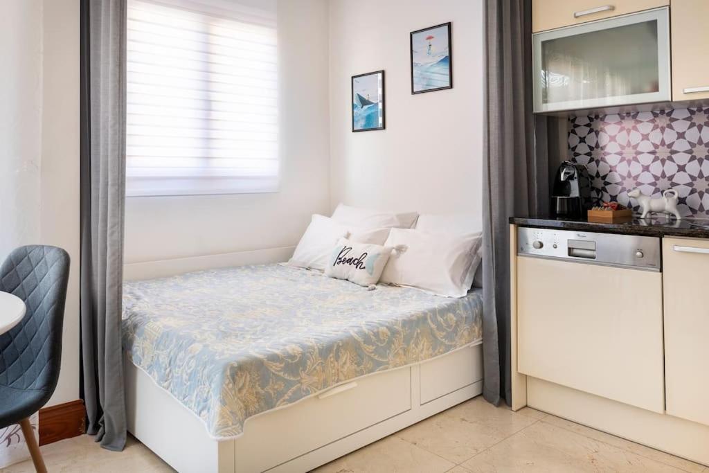 Seaesta Apartment Pool And Beach 슬라티네 외부 사진